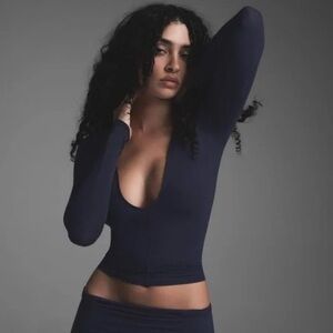 SKIMS Fits Everybody Plunge Long Sleeve Top, Navy